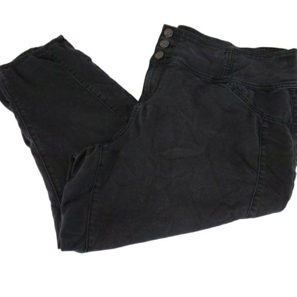 Lane Bryant Black High Waist sz 28 Capri Pants